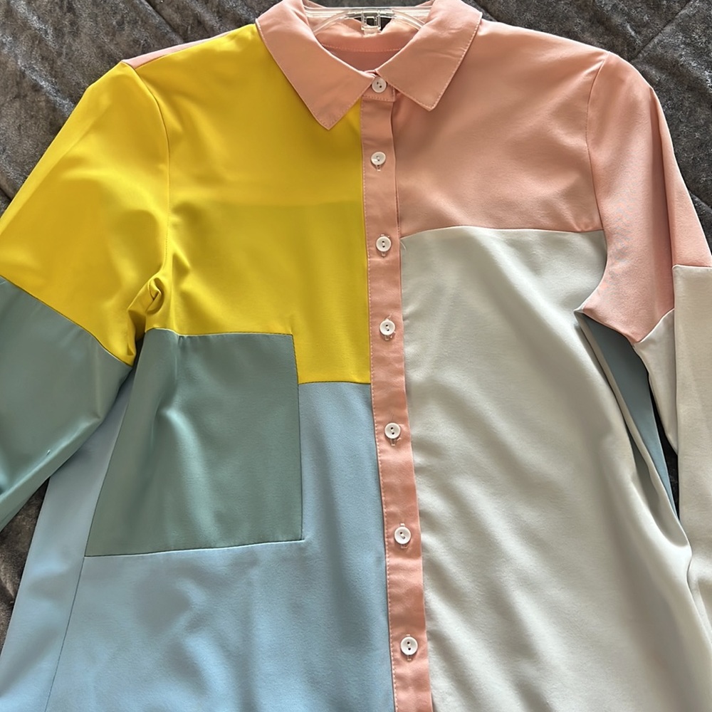 Amazon Small Block Multicolor Oversized Button Do… - image 4